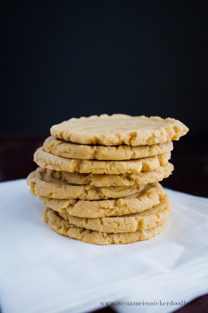 Super simple and easy Peanut Butter Cookies! Soooo good! | mynameissnickerdoodle.com