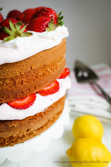 Amazing!!! This Strawberry Lemonade Cake would be perfect for any spring or summer party! | mynameissnickerdoodle.com