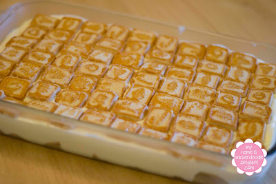 banana pudding with chessmen cookies