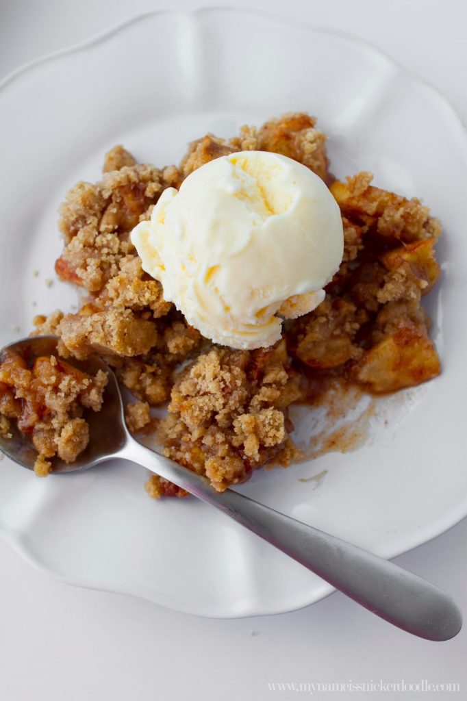 Classic Apple Crisp Recipe.  Made from simple ingredients and super yummy!  Totally great for a fall dessert!  |  My Name Is Snickerdoodle