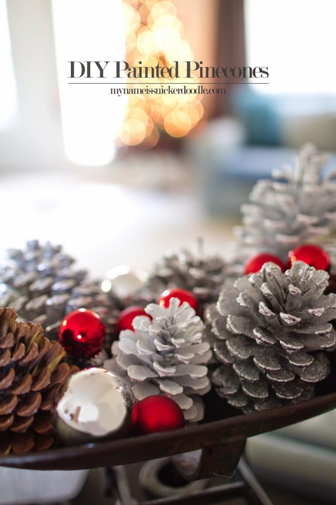 Glittered Pinecones {DIY Holiday Decor}