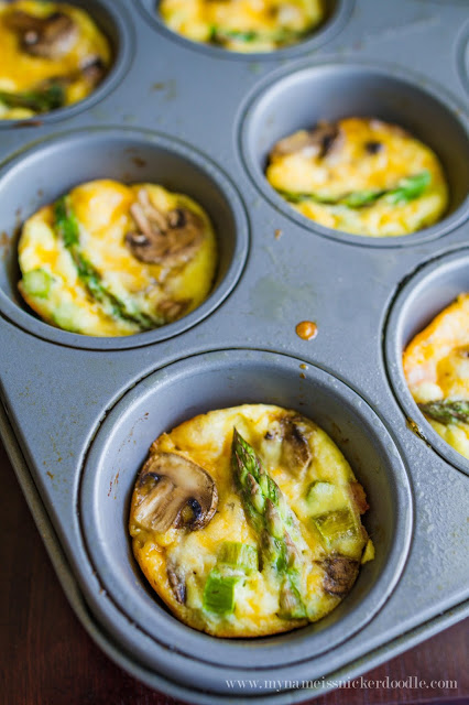 These Mini (and Crust-less) Ham and Vegetable Quiche are packed with protein for the perfect healthy breakfast! | mynameissnickerdoodle.com