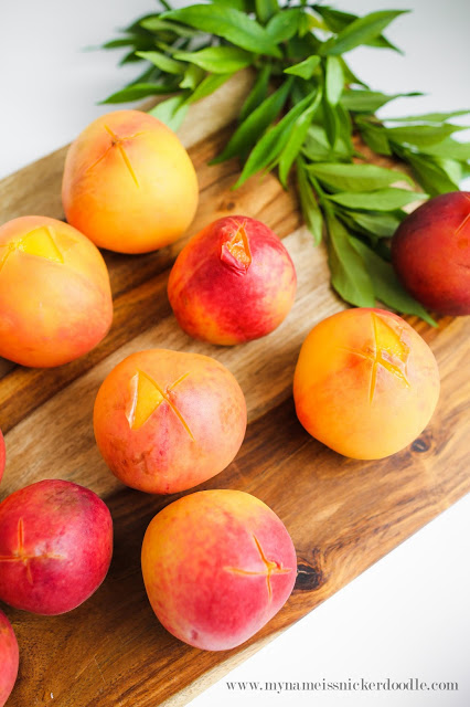 Use this super simple method to peel peaches perfectly! | mynameissnickerdoodle.com