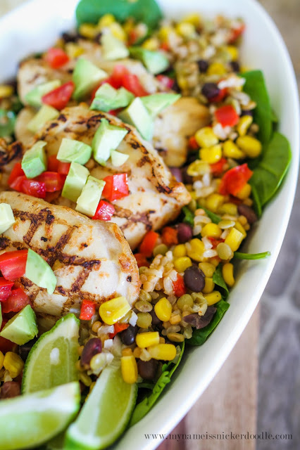 A dinner idea that can be made in 7 minutes?! Yes please!!! Southwestern Chicken Salad with extra protein tastes great and is extra healthy! | mynameissnickerdoodle.com
