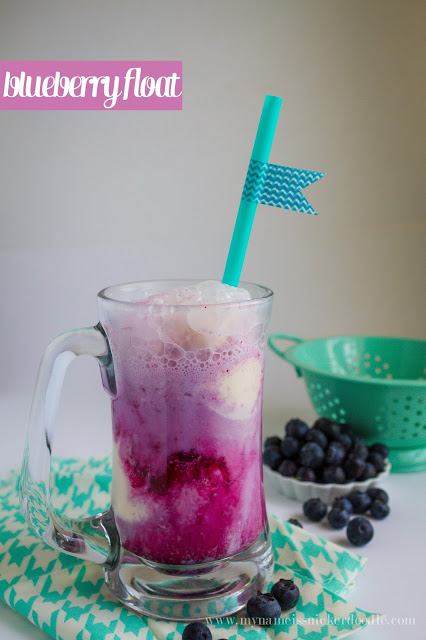 These Blueberry Floats are made with homemade Blueberry Soda using all natural ingredients! | mynameissnickerdoodle.com