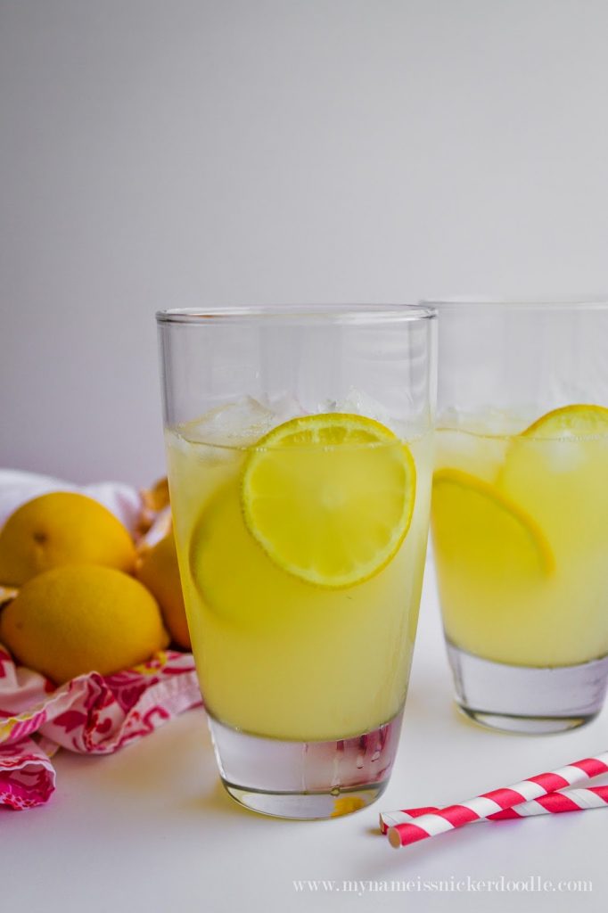Here's a freshly squeezed lemonade recipe that's super simple and totally quenching! | My Name Is Snickerdoodle