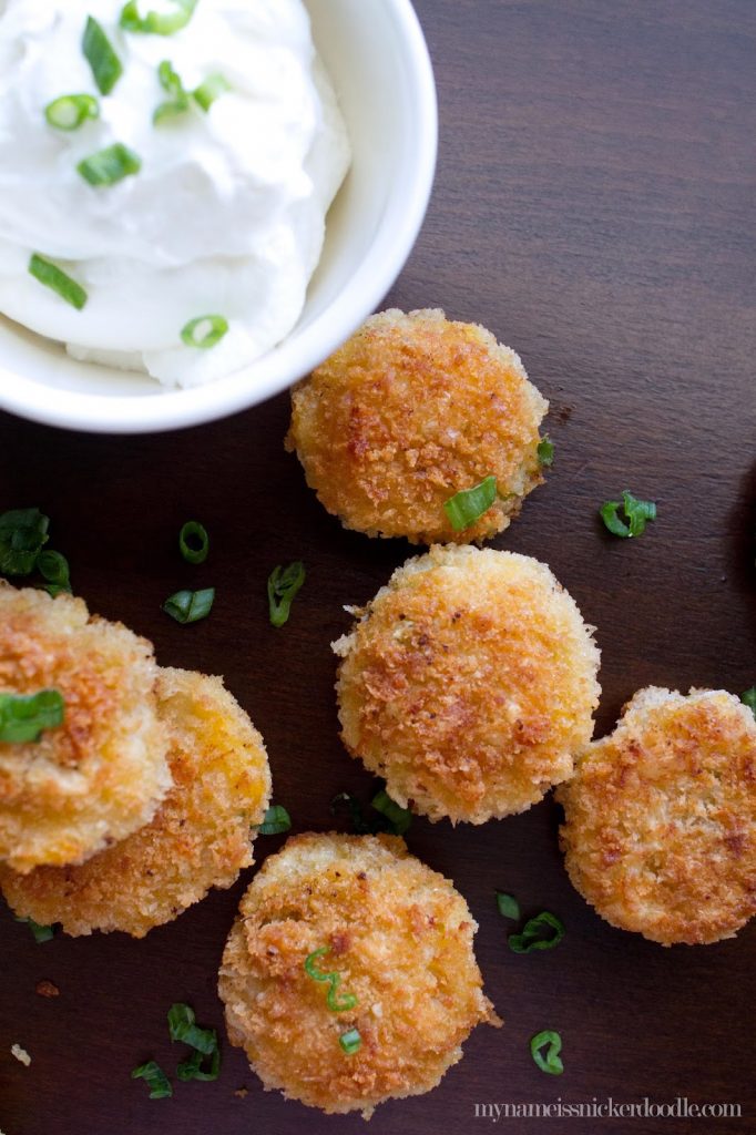 This Loaded Potato Bites recipe uses left over mashed potatoes! Plus it's loaded with bacon and cheese! | My Name Is Snickerdoodle