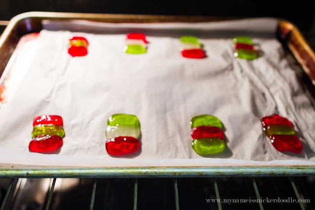 Holly Jolly Rancher Suckers are so fun to make with the kids and super easy for the holidays! | mynameissnickerdoodle.com