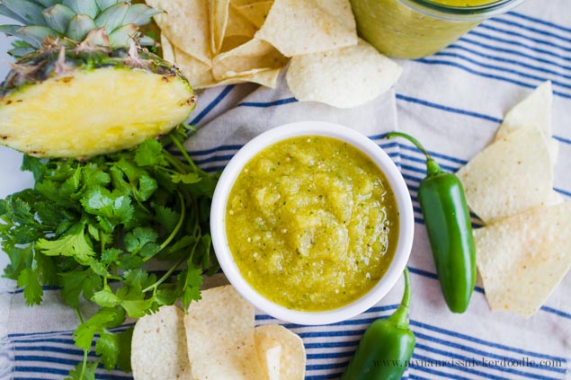Only 5 ingredients make up this YUMMY Pineapple Tomatillo Salsa! Something different and oh so delicious! | mynameissnickerdoodle.com