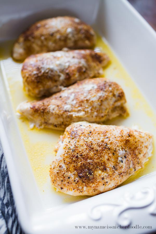 Here is a great recipe on how to bake chicken breasts perfectly every time! It takes less than 30 minutes! | mynameissnickerdoodle.com