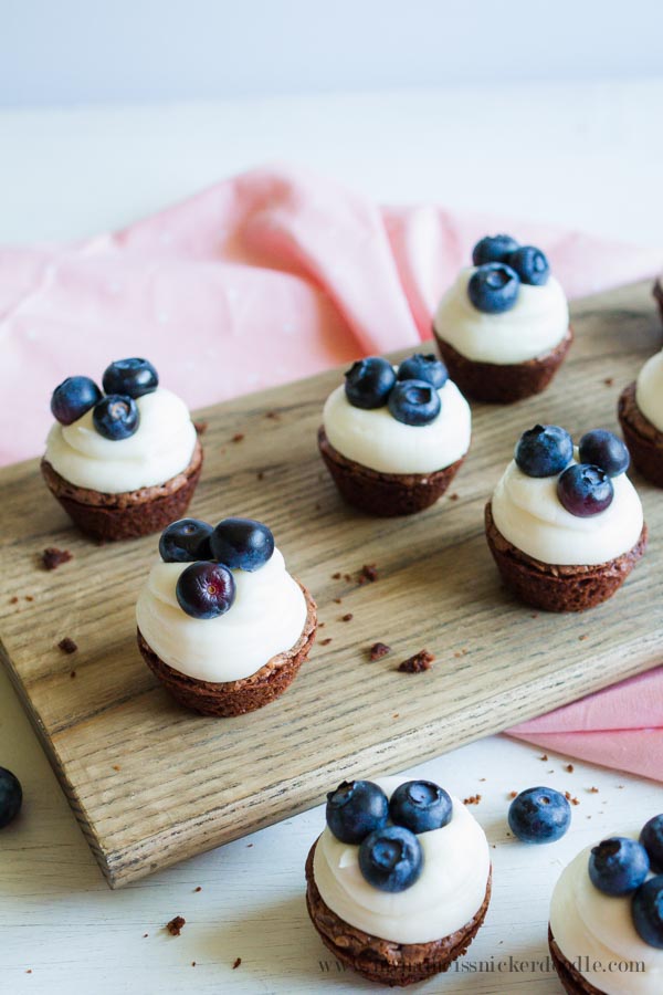 Mini Blueberry Brownie Bites ... the perfect little dessert recipe! | mynameissnickerdoodle.com