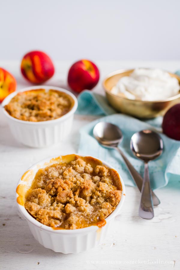 Mini Peach Crisps are super easy to make and taste fantastic! Especially with a scoop of ice cream! | mynameissnickerdoodle.com