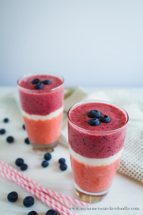 Summer Berry Smoothie Recipe! So refreshing and a super fun way to serve two different versions! | mynameissnickerdoodle.com