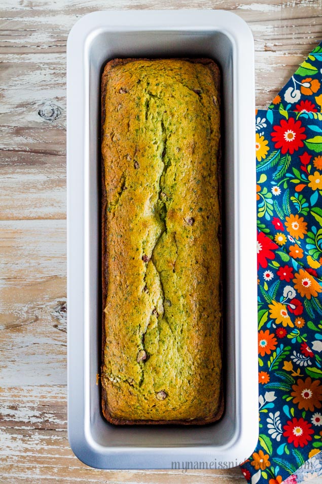 Spinach Banana Bread! With or without chocolate chips it's a really great recipe! | mynameissnickerdoodle.com